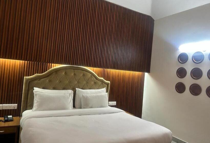 Hotel Tivoli Heritage Palace