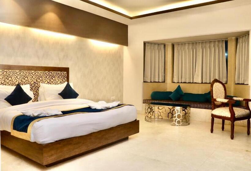 Hotel Tivoli Heritage Palace