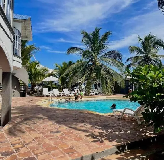 Hotelli Tropical In Isla De Punta Arena