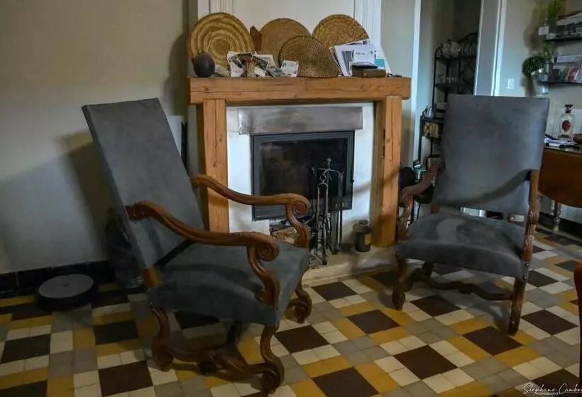 ペンション L Usclasienne   Chambres D Hôtes