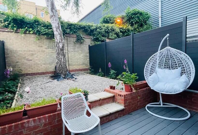 Pansiyon Riverside En Suite Double Room E14