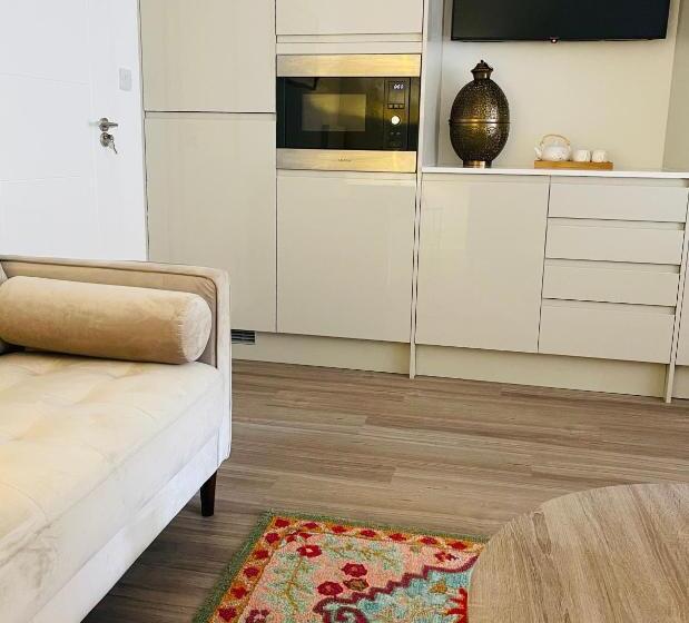 Pansiyon Riverside En Suite Double Room E14