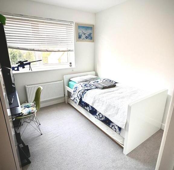 ペンション Trundle Bed  With Office Desk, Small Room