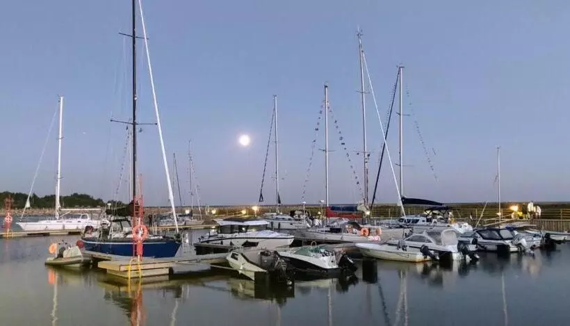 Varbla Sadam Ja Restoran Groot