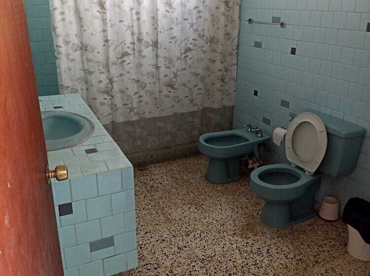 هاستل Hostal Y Hotel Villa Morena