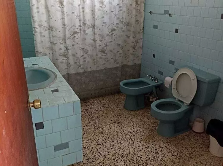 هاستل Hostal Y Hotel Villa Morena