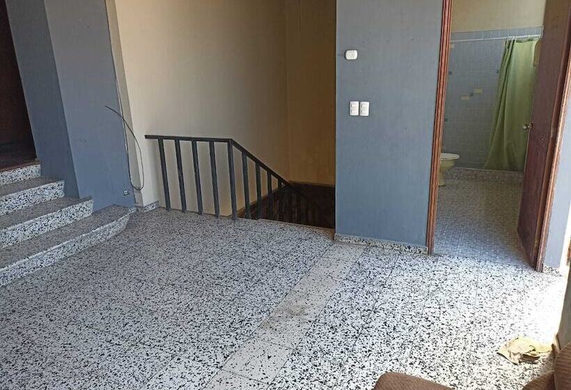 هاستل Hostal Y Hotel Villa Morena