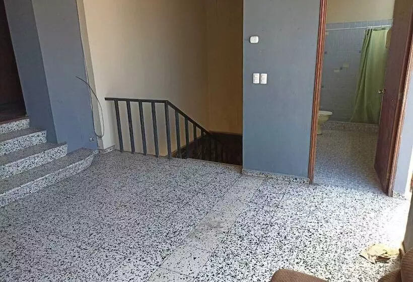 هاستل Hostal Y Hotel Villa Morena