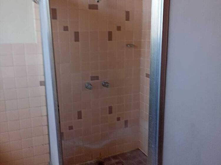 هاستل Hostal Y Hotel Villa Morena