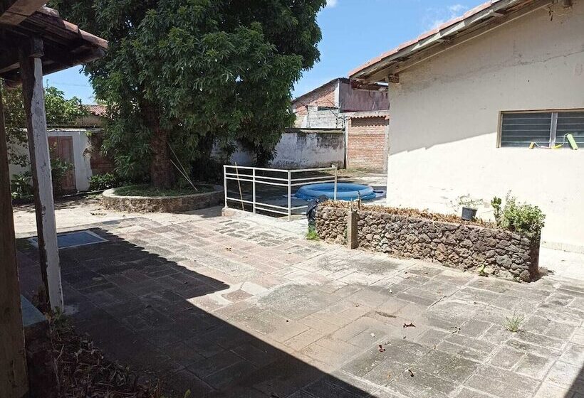 هاستل Hostal Y Hotel Villa Morena