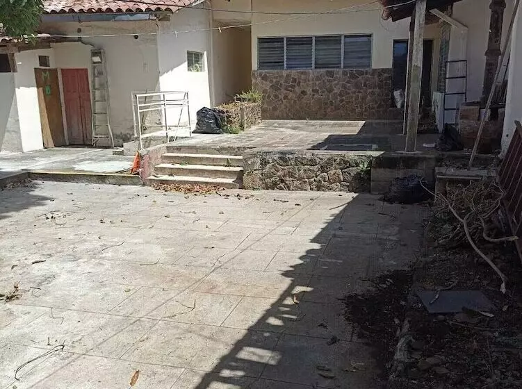 هاستل Hostal Y Hotel Villa Morena