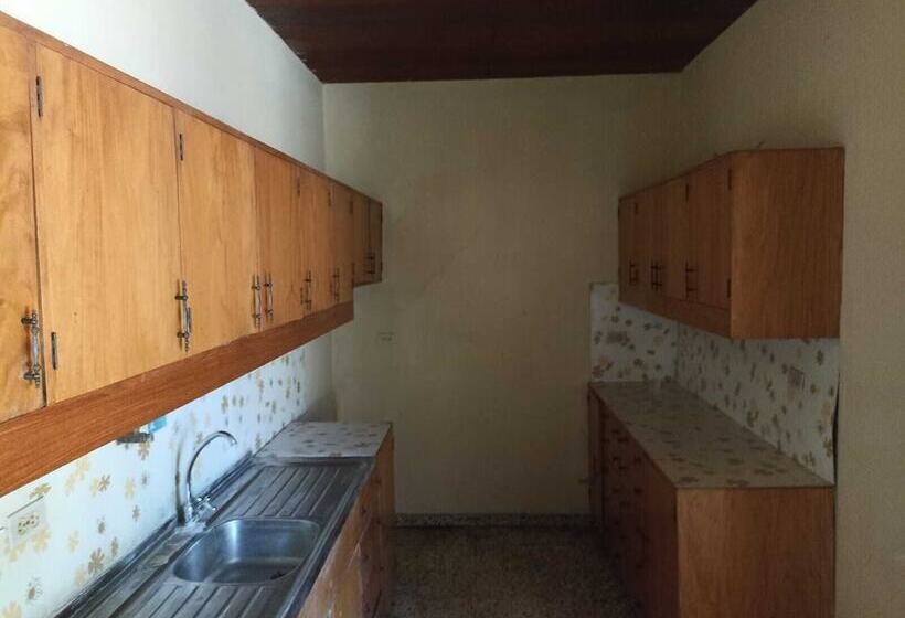 هاستل Hostal Y Hotel Villa Morena