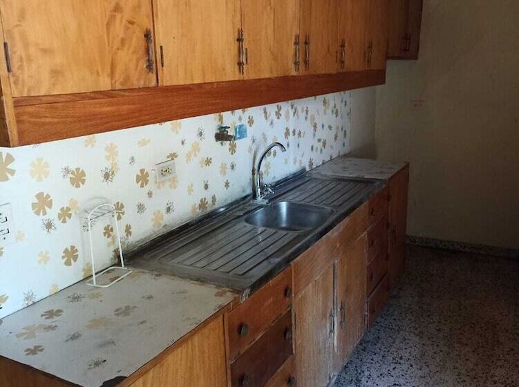 هاستل Hostal Y Hotel Villa Morena