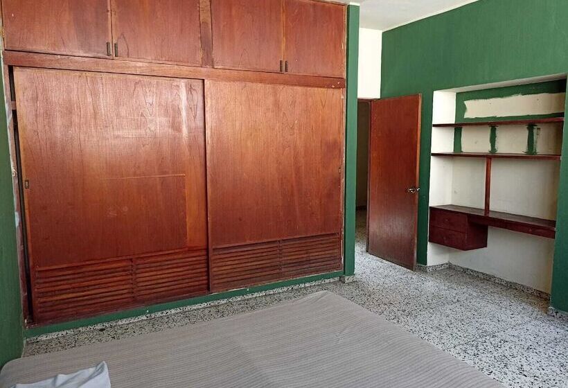 هاستل Hostal Y Hotel Villa Morena