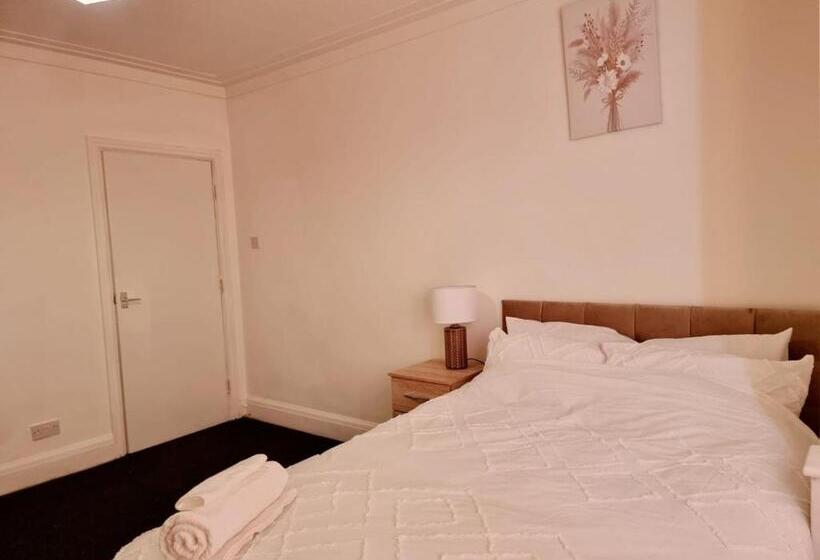 ユースホステル Lilies Lodge