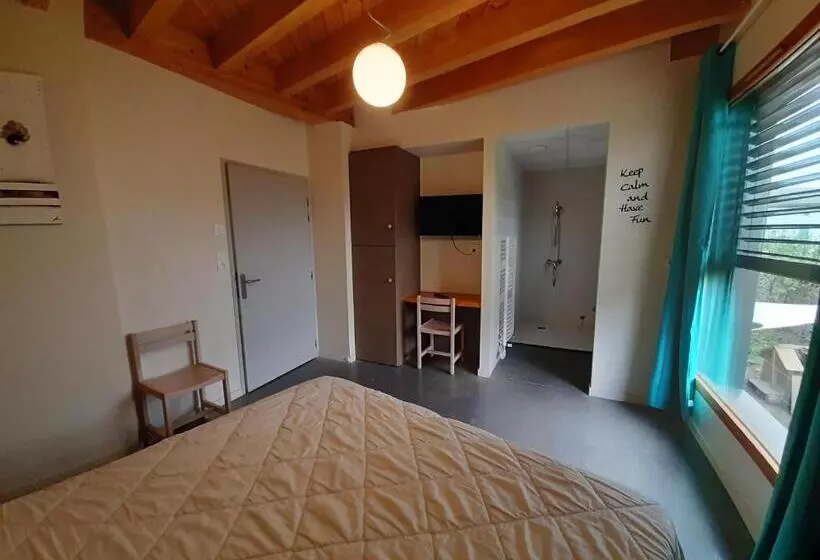 Aamiaismajoitus (B&B) Auberge De Médeyrolles Chambres D Hôtes