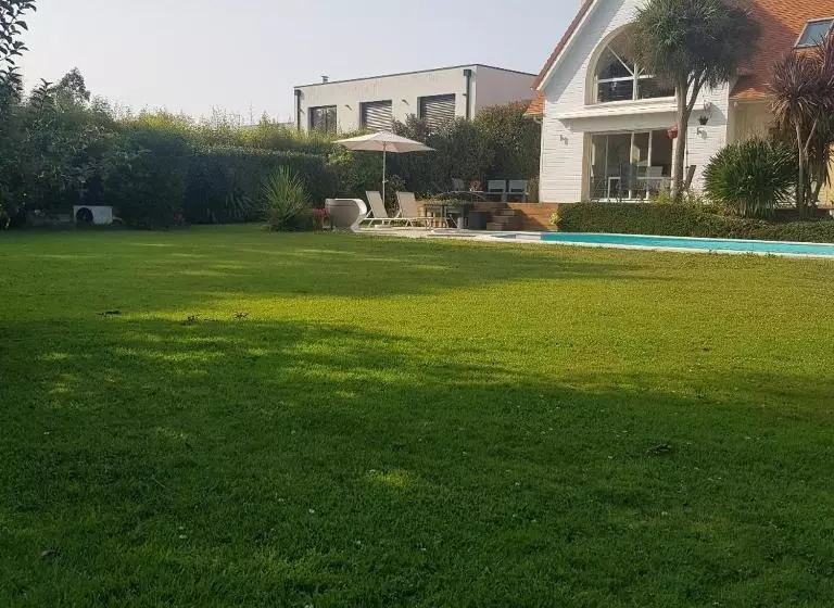 ベッドアンドブレックファースト Grande Chambre Entre Caen Et La Mer Chambre Terrasse Jardin Et Piscine