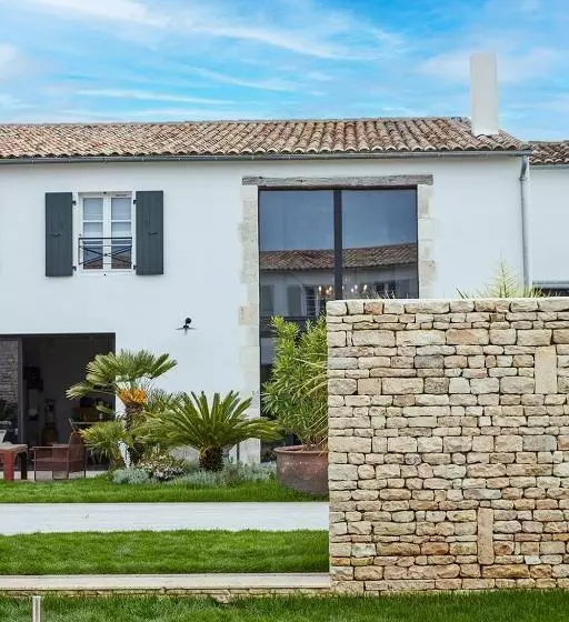 تختخواب و صبحانه Maisons 322   La Flamboyante