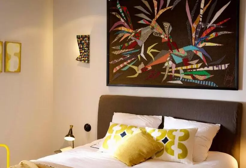 تختخواب و صبحانه Maisons 322   La Flamboyante