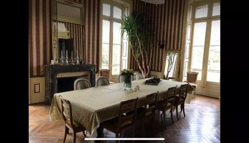 Aamiaismajoitus (B&B) Suite Privée Bleu Au Château De La Franceule