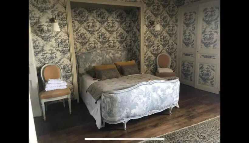 Aamiaismajoitus (B&B) Suite Privée Bleu Au Château De La Franceule