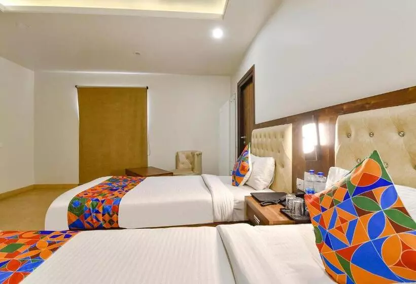 Fabhotel The Palm