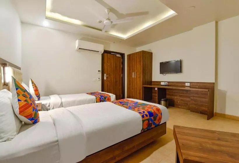 Fabhotel The Palm