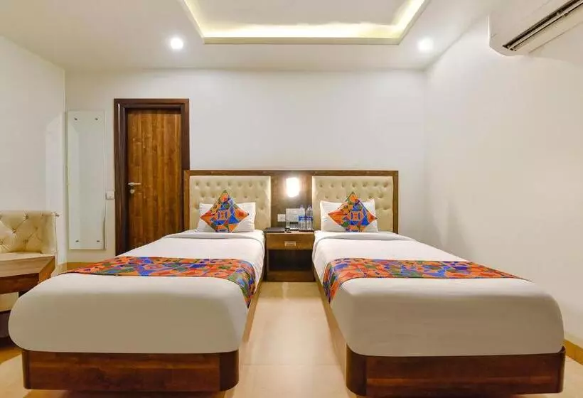 Fabhotel The Palm