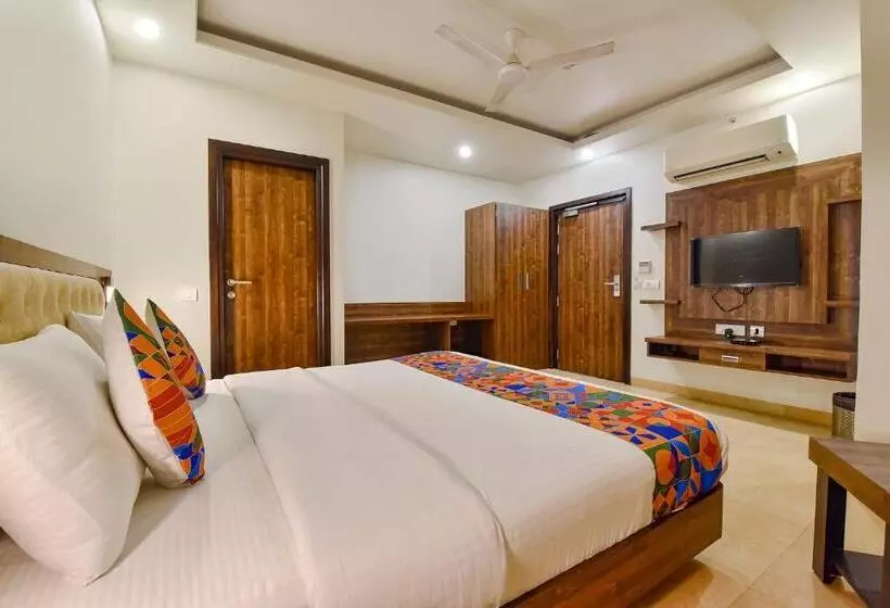 Fabhotel The Palm