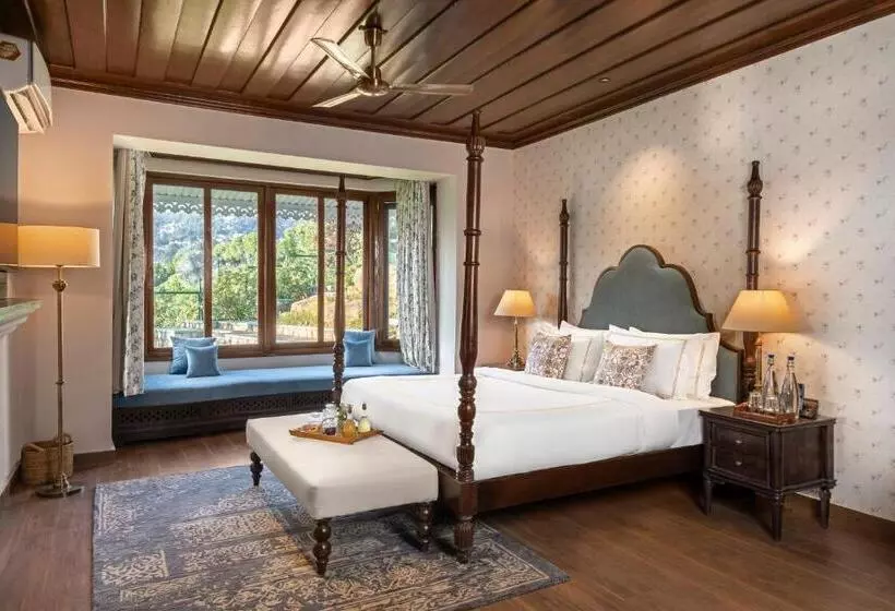ホテル Brij Anayra Dharamshala   A Himalayan Luxury Retreat