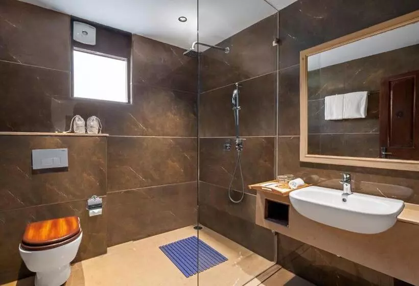 ホテル Brij Anayra Dharamshala   A Himalayan Luxury Retreat