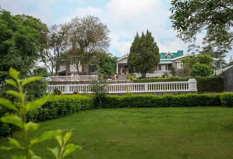 ホテル Brij Anayra Dharamshala   A Himalayan Luxury Retreat
