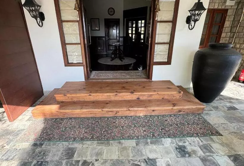 ホテル Brij Anayra Dharamshala   A Himalayan Luxury Retreat