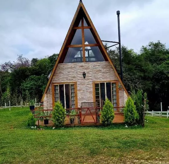 ホテル Chale Em Curitiba   Chales Portugal