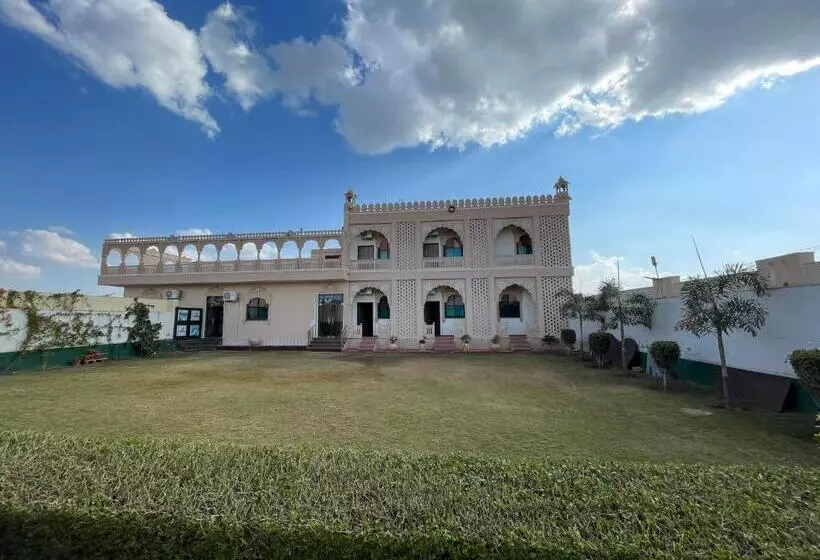 ホテル Chouhan Palace