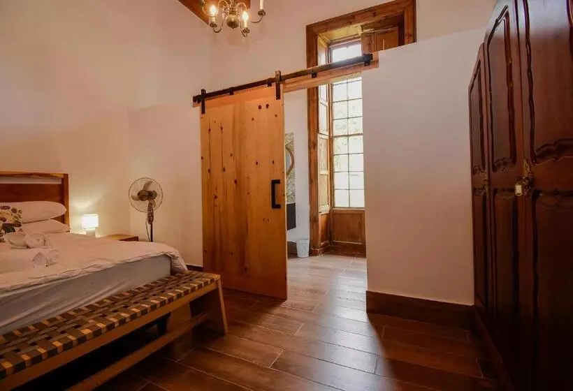 Hotelli Heins Manor House