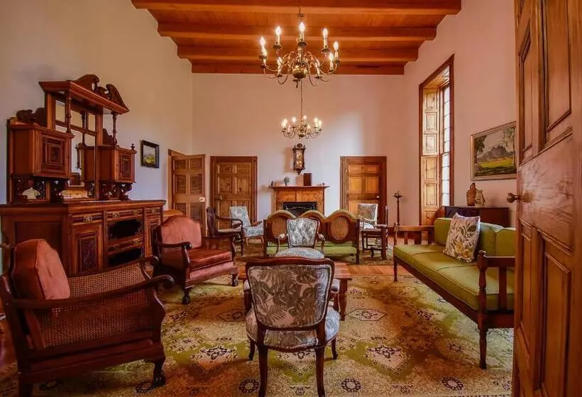 Hotelli Heins Manor House