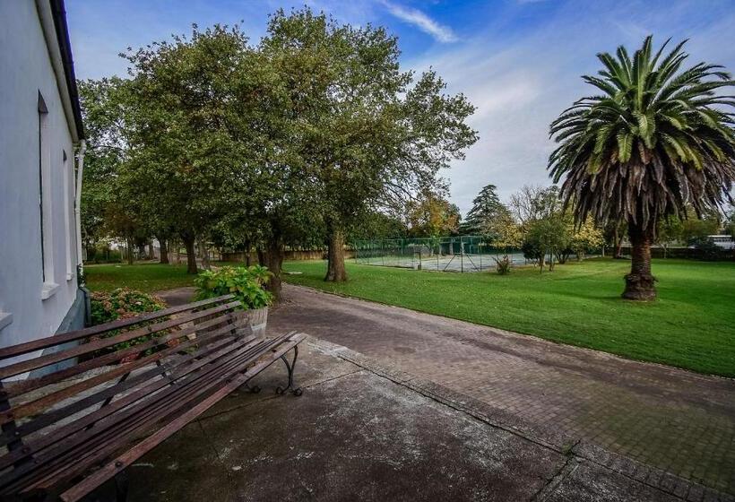 فندق Heins Manor House