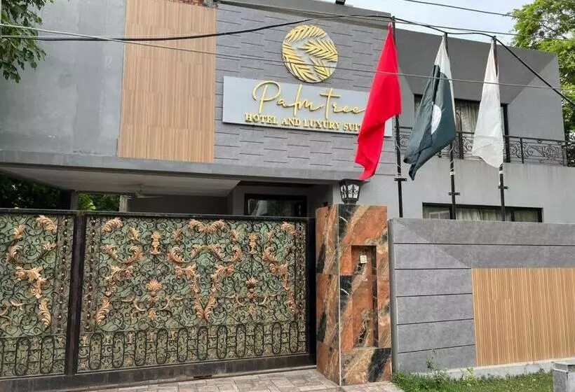 Palm Tree Hotel & Suites