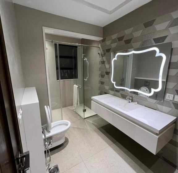 Palm Tree Hotel & Suites