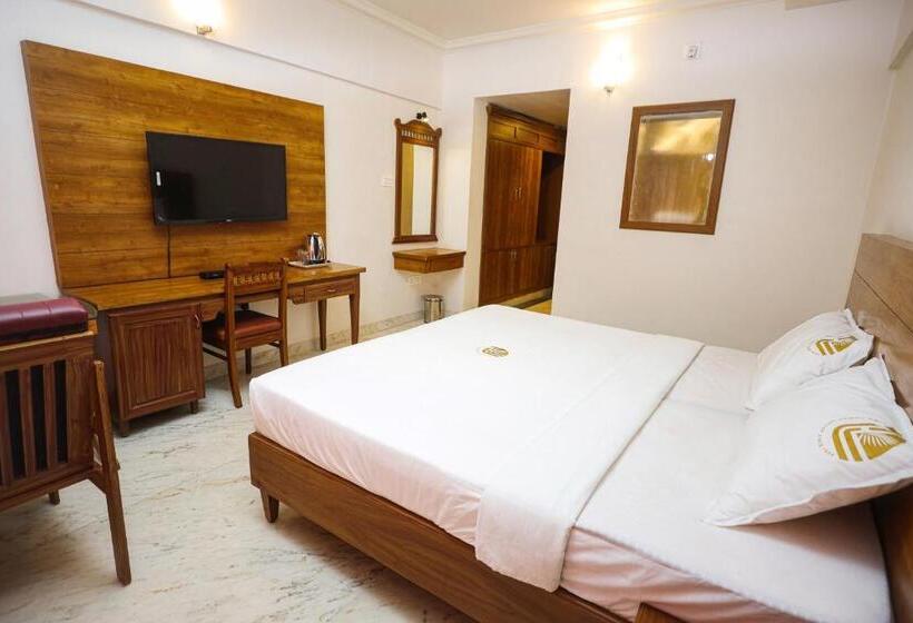 Liwa Tower Hotel & Business Center