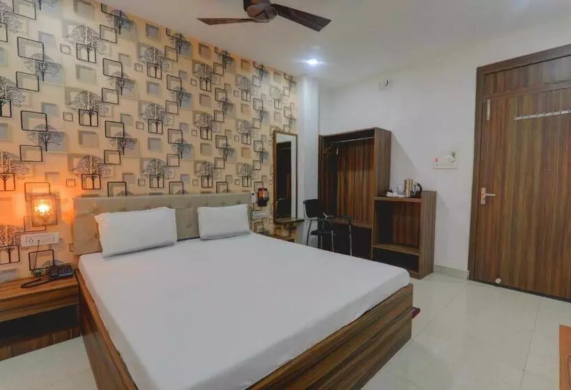 Oyo 81273 Hotel Krishna Inn
