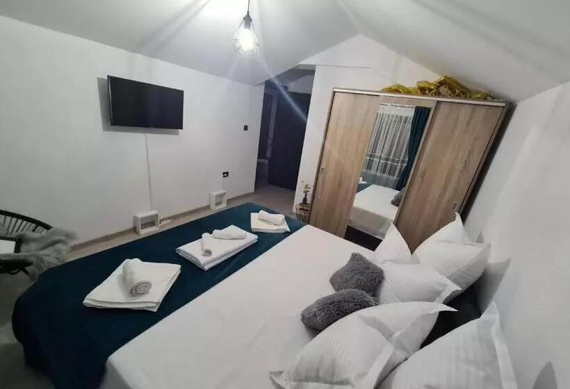 Piatra Rosie Pensiune Agroturistică