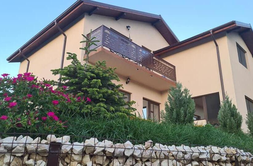 Piatra Rosie Pensiune Agroturistică