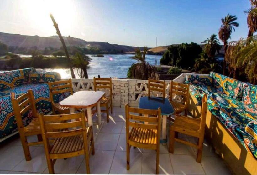 تختخواب و صبحانه Keka Nubian House