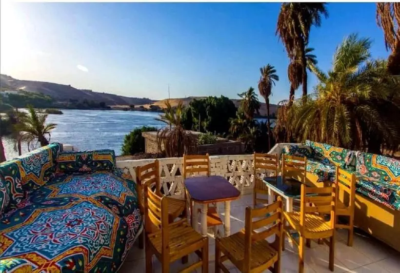 تختخواب و صبحانه Keka Nubian House