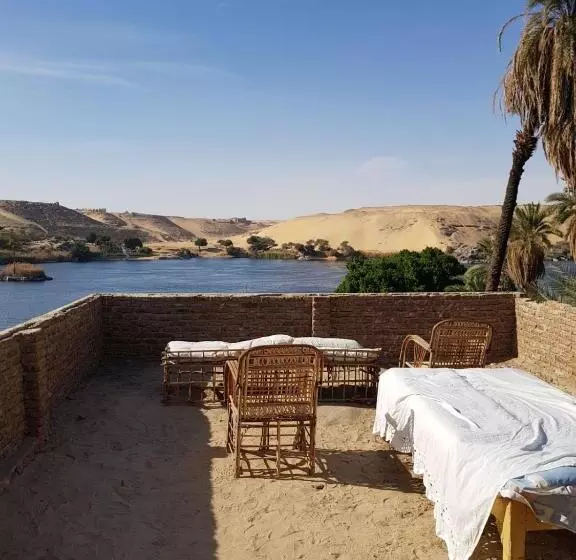 تختخواب و صبحانه Keka Nubian House