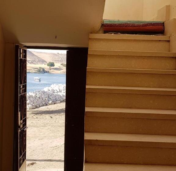 تختخواب و صبحانه Keka Nubian House