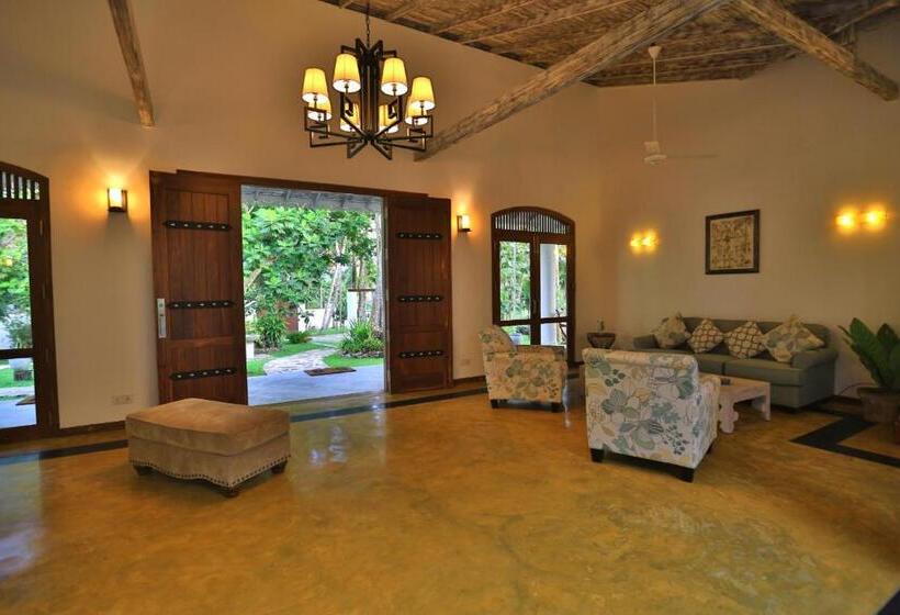 ホテル Amara Villa