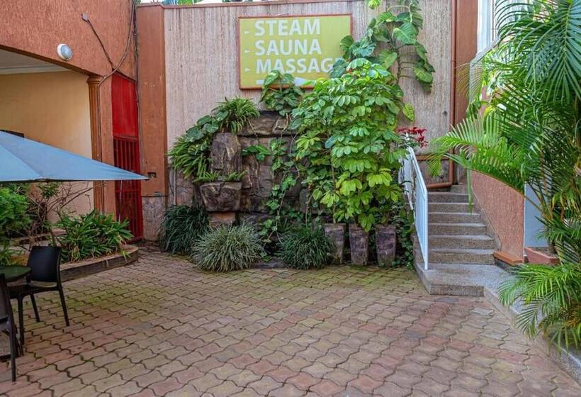 هتل Diamonds Lounge